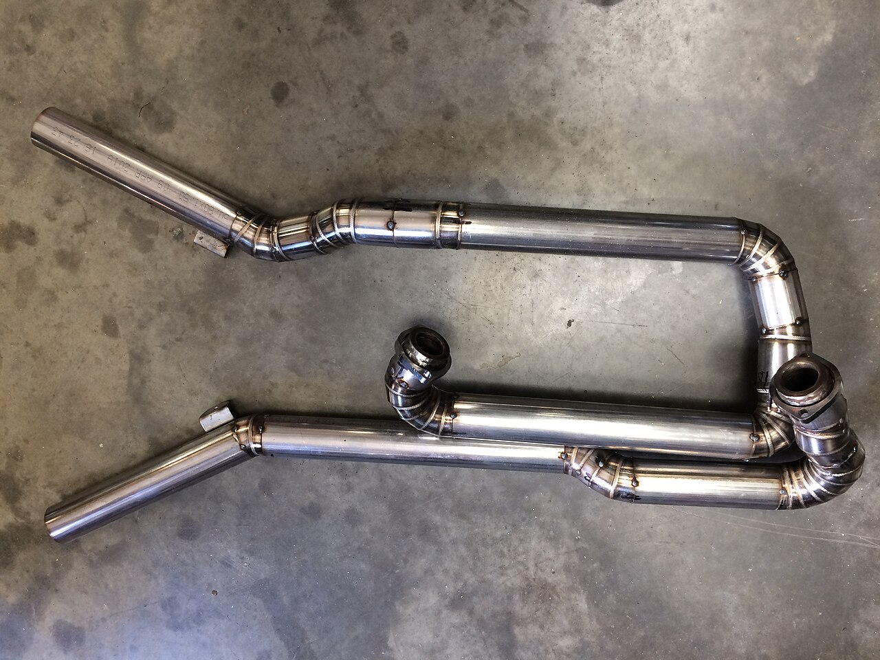 Welded stainless exhaust pipes