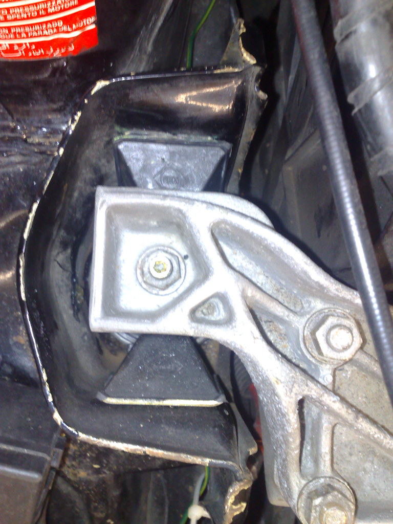 Automotive engine mount